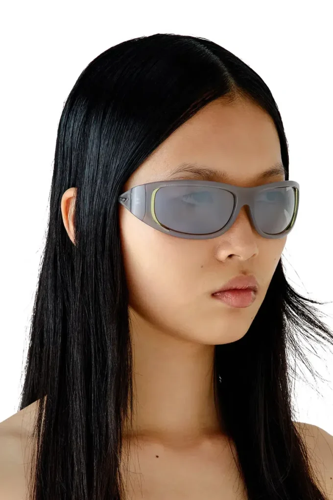 0dl3001 size 61 Wraparound style sunglasses 0dl3001 size 61 Wraparound style sunglasses