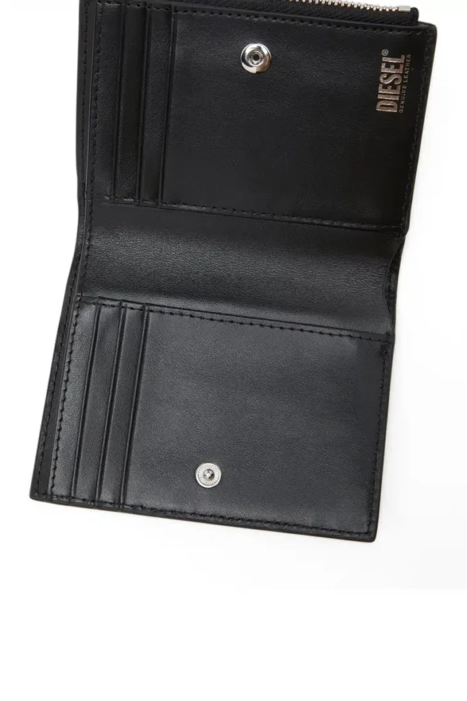 1dr bi-fold zip ii Small leather wallet with logo plaque 1dr bi-fold zip ii Small leather wallet with logo plaque