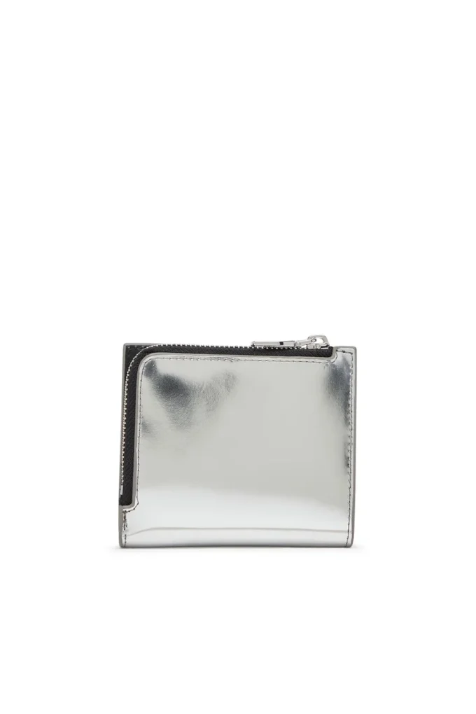 1dr bi fold zip l Bi-fold card holder in mirrored leather 1dr bi fold zip l Bi-fold card holder in mirrored leather