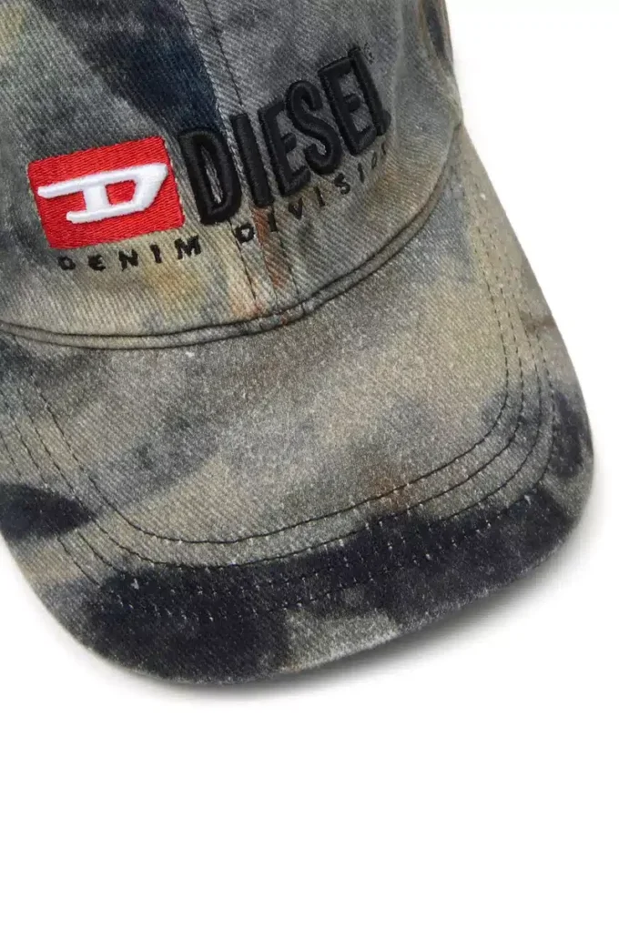 c-amo Baseball cap with all-over camo print c-amo Baseball cap with all-over camo print