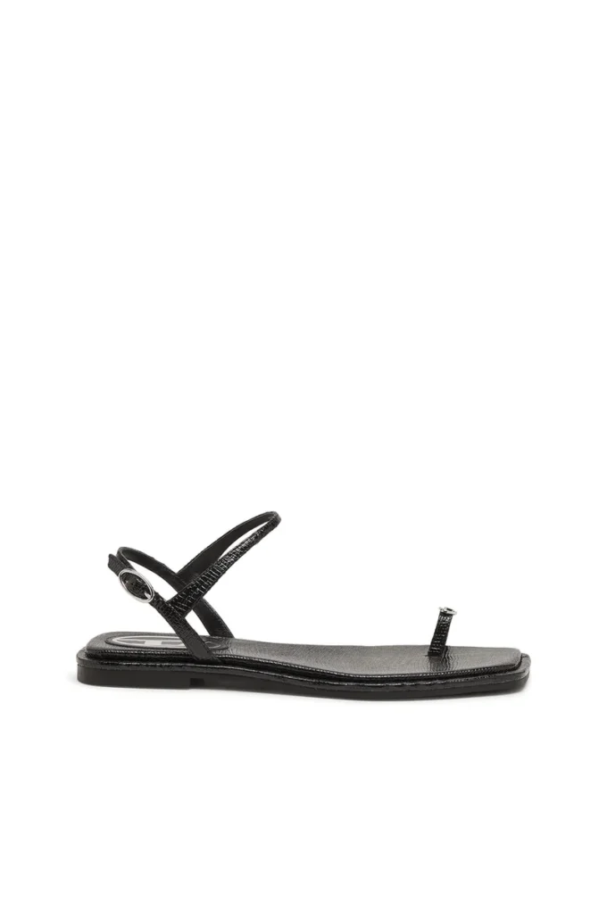 d-amber infra 0 D-AMBER – Sandal in leather with metallic logo d-amber infra 0 D-AMBER – Sandal in leather with metallic logo