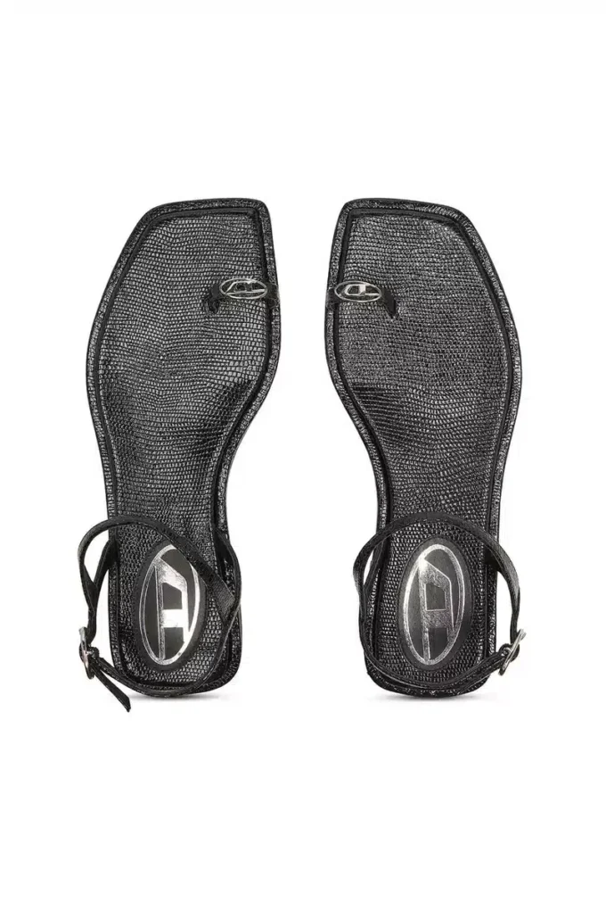 d-amber infra 0 D-AMBER – Sandal in leather with metallic logo d-amber infra 0 D-AMBER – Sandal in leather with metallic logo