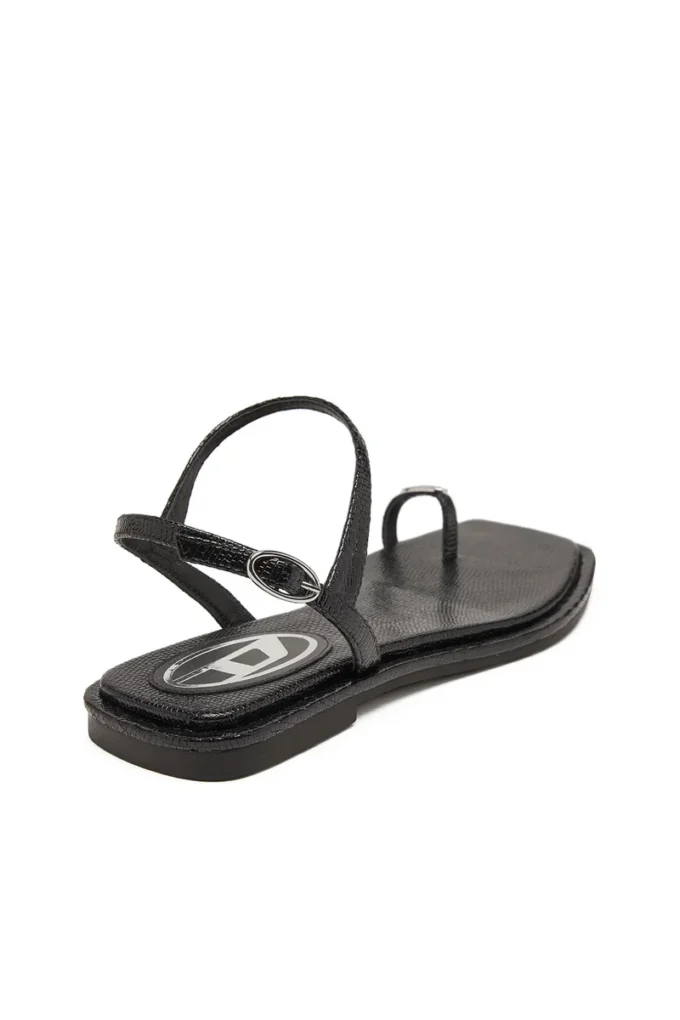 d-amber infra 0 D-AMBER – Sandal in leather with metallic logo d-amber infra 0 D-AMBER – Sandal in leather with metallic logo