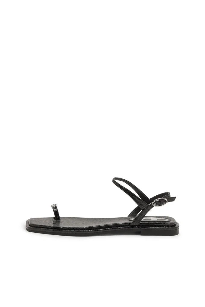 d-amber infra 0 D-AMBER – Sandal in leather with metallic logo d-amber infra 0 D-AMBER – Sandal in leather with metallic logo