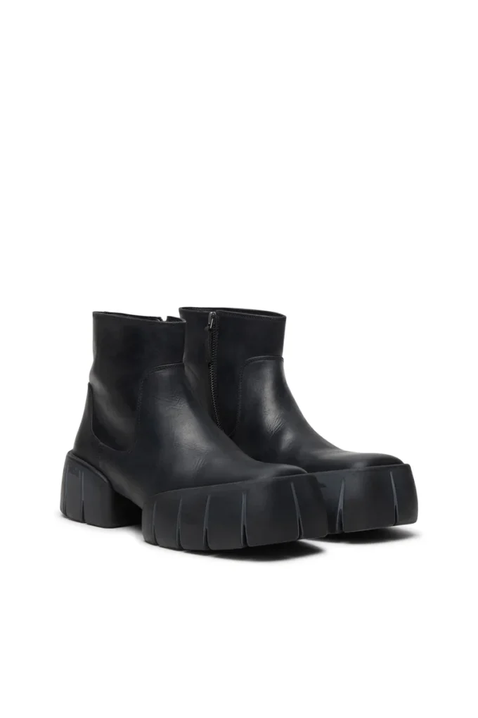d-tex bt D-Tex-Oiled leather ankle boots with split sole d-tex bt D-Tex-Oiled leather ankle boots with split sole