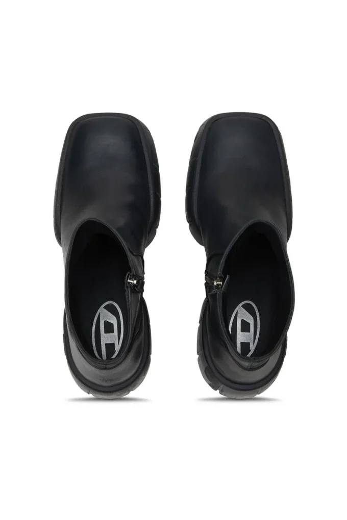 d-tex bt D-Tex-Oiled leather ankle boots with split sole d-tex bt D-Tex-Oiled leather ankle boots with split sole