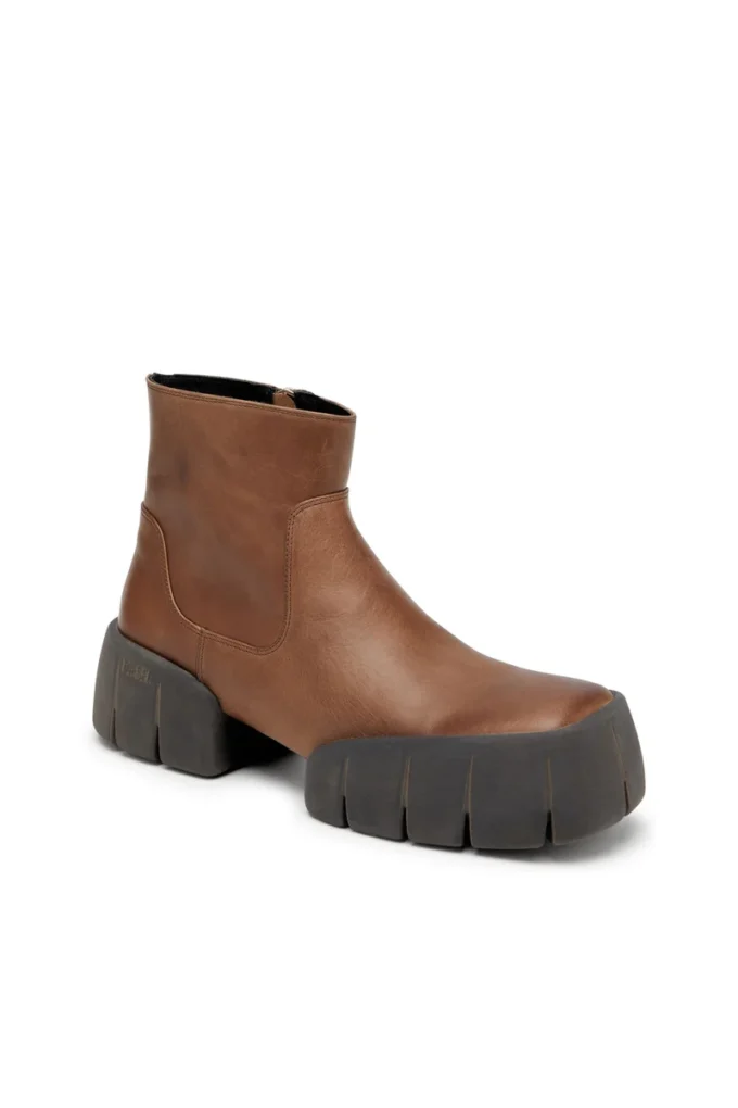 d-tex bt D-Tex-Oiled leather ankle boots with split sole d-tex bt D-Tex-Oiled leather ankle boots with split sole