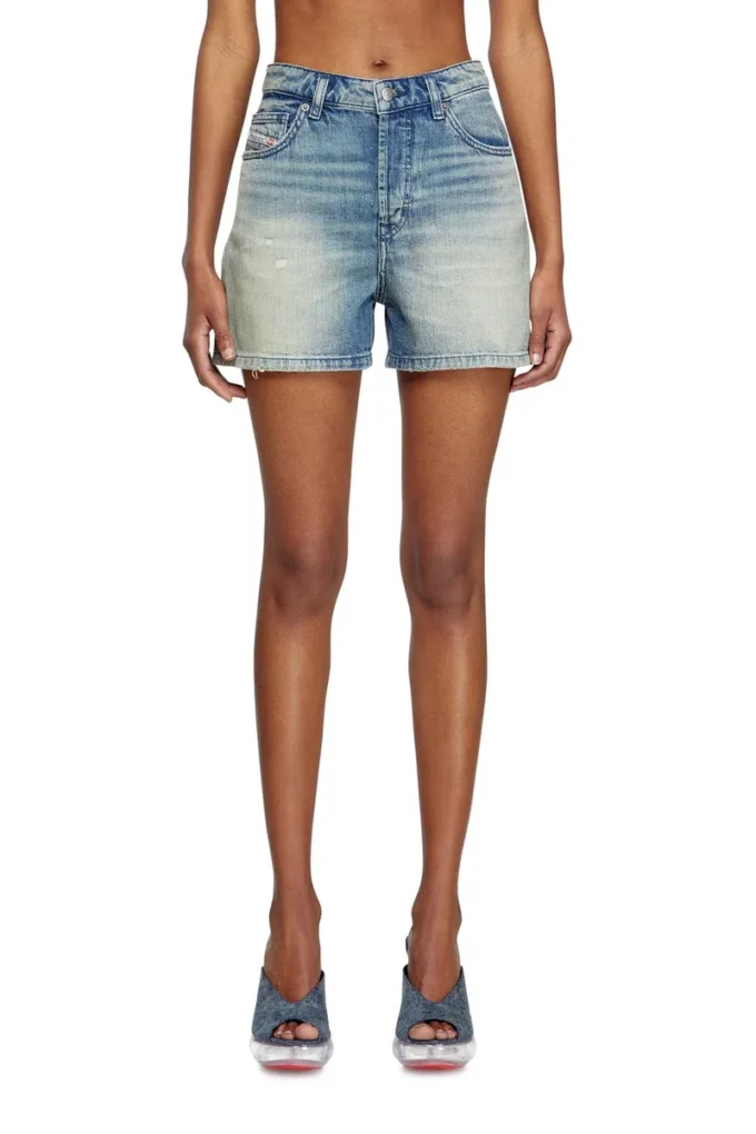de-jiro Shorts in worn-effect denim de-jiro Shorts in worn-effect denim
