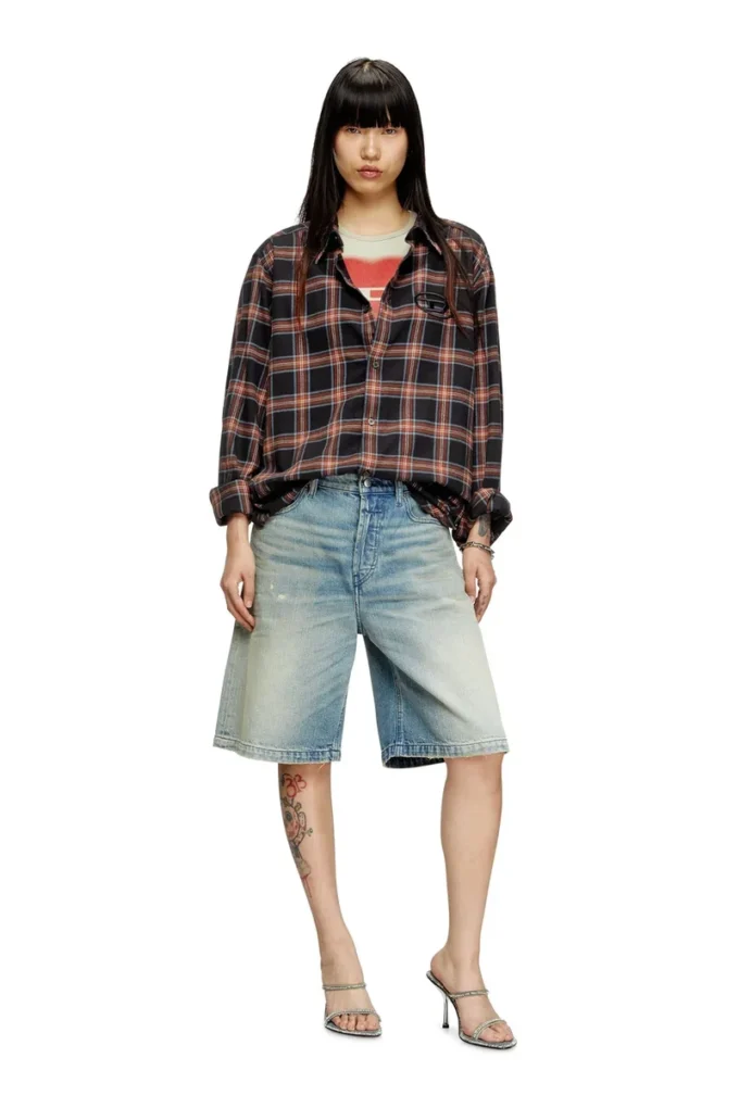 de-sire-short Shorts in worn-effect denim de-sire-short Shorts in worn-effect denim