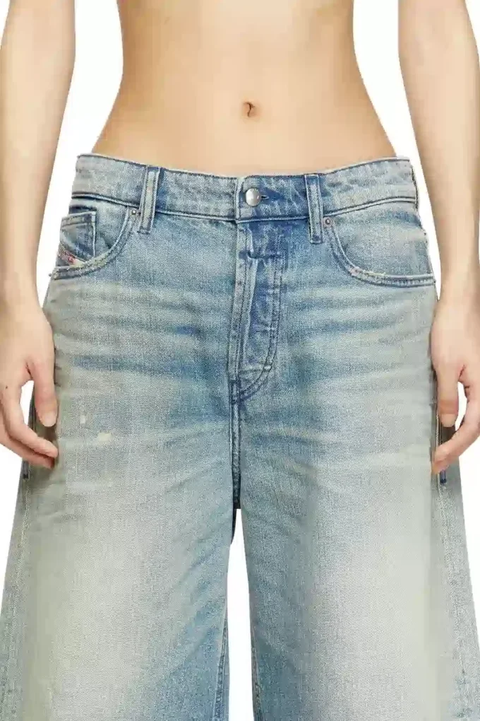 de-sire-short Shorts in worn-effect denim de-sire-short Shorts in worn-effect denim