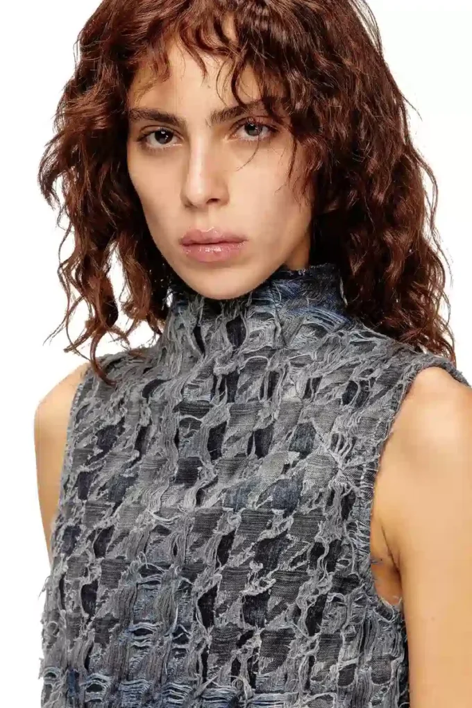 de-tapi-fsh1 Sleeveless top in houndstooth tie-dye denim de-tapi-fsh1 Sleeveless top in houndstooth tie-dye denim