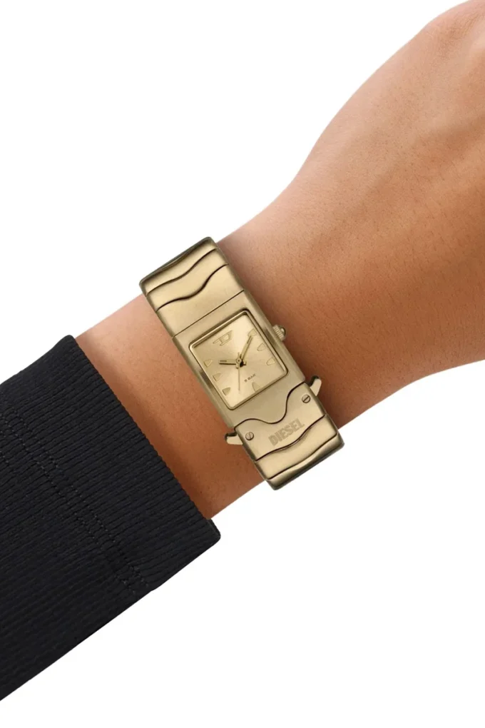 dz2223 Diesel Closer Three-Hand Gold-Tone Stainless Steel Watch dz2223 Diesel Closer Three-Hand Gold-Tone Stainless Steel Watch