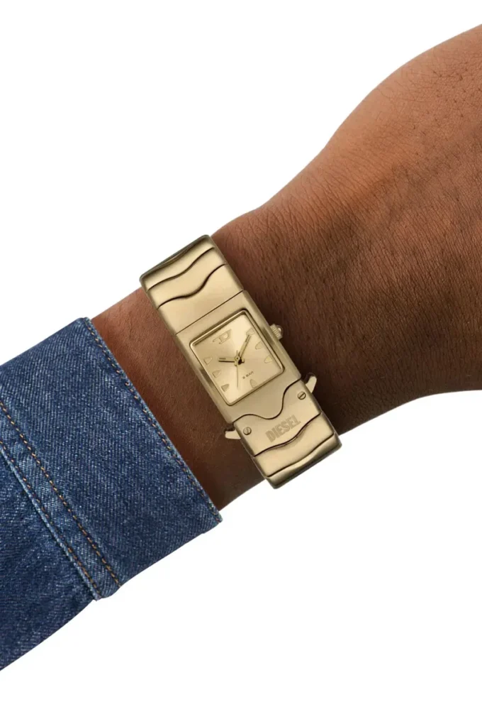 dz2223 Diesel Closer Three-Hand Gold-Tone Stainless Steel Watch dz2223 Diesel Closer Three-Hand Gold-Tone Stainless Steel Watch