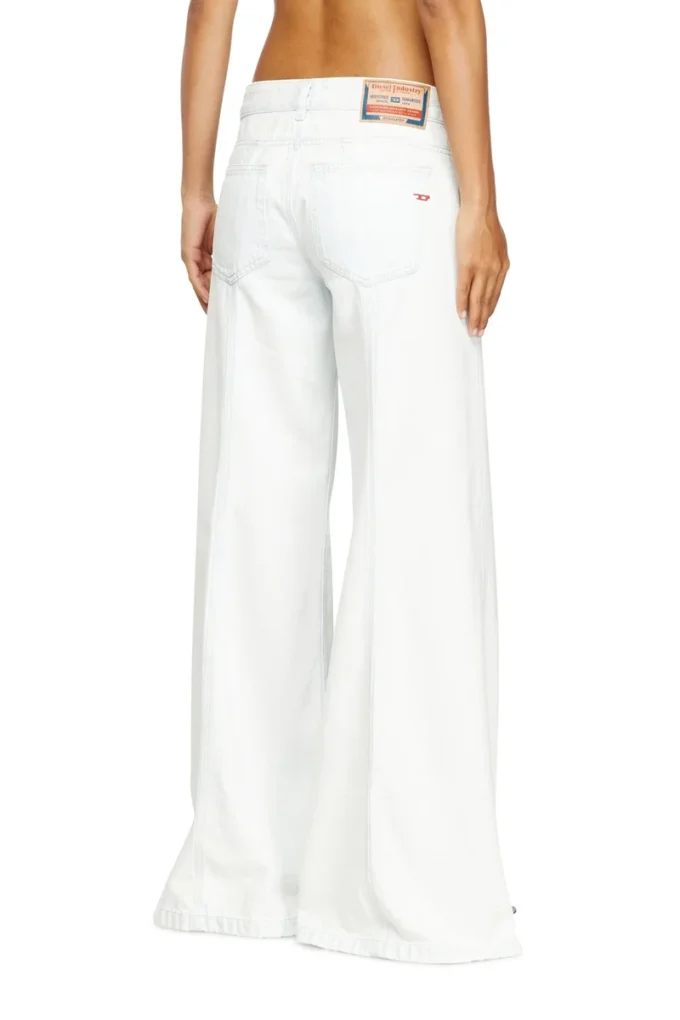 flare jeans d-akii 09m08 Find nearest store flare jeans d-akii 09m08 Find nearest store