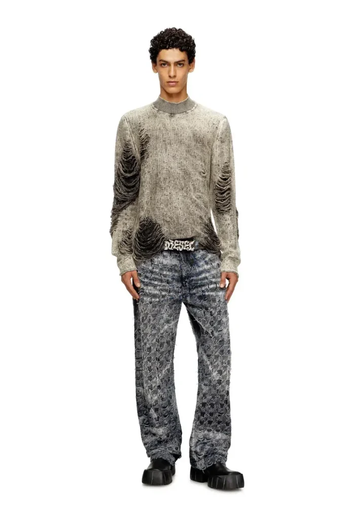 k-fjordi Destroyed jumper with floating yarns k-fjordi Destroyed jumper with floating yarns