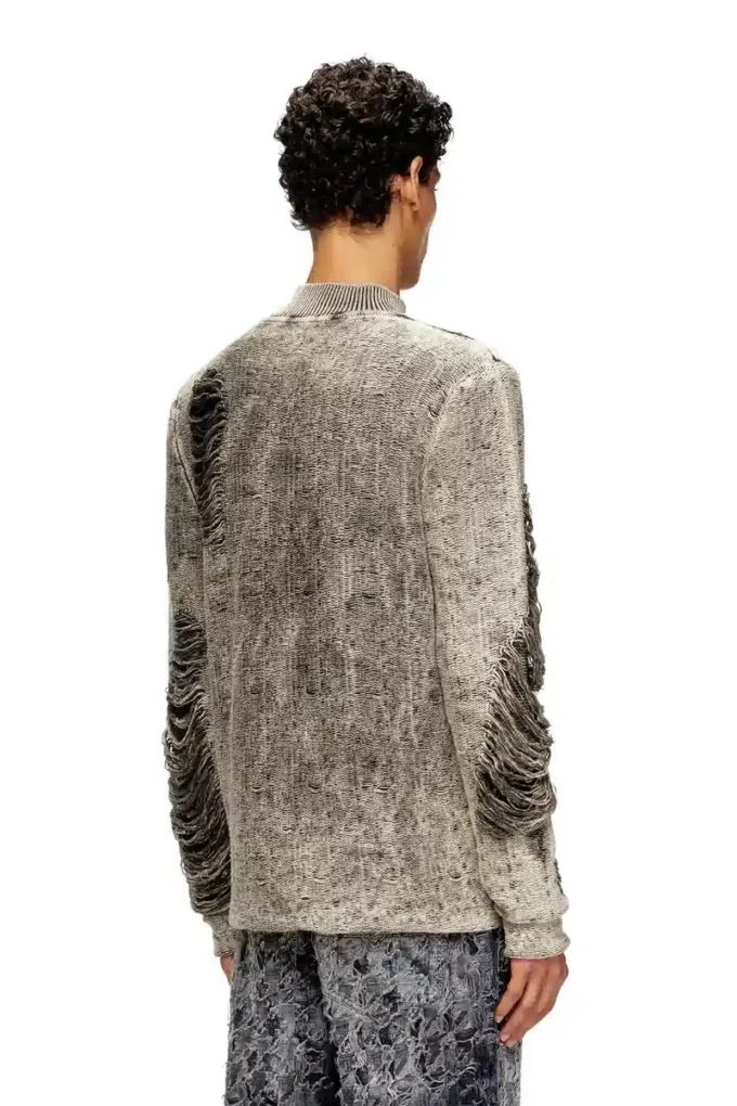 k-fjordi Destroyed jumper with floating yarns k-fjordi Destroyed jumper with floating yarns