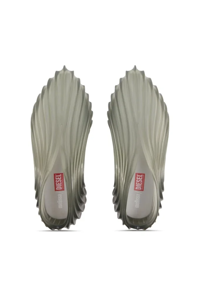 melissa quantum sneakers x Slip-on sneaker in Melflex® melissa quantum sneakers x Slip-on sneaker in Melflex®