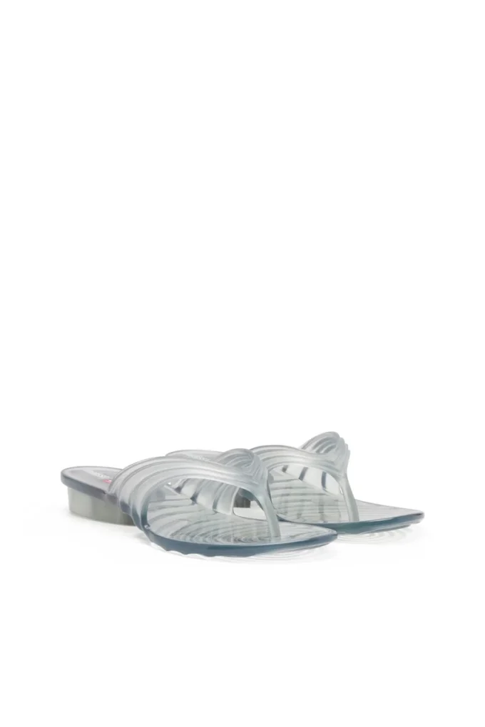 melissa quantum thong Sculptural flip-flops in Melflex® melissa quantum thong Sculptural flip-flops in Melflex®