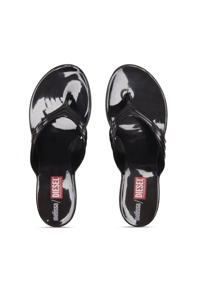 melissa quantum thong Sculptural flip-flops in Melflex® melissa quantum thong Sculptural flip-flops in Melflex®