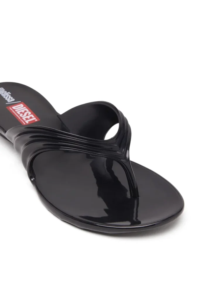 melissa quantum thong Sculptural flip-flops in Melflex® melissa quantum thong Sculptural flip-flops in Melflex®