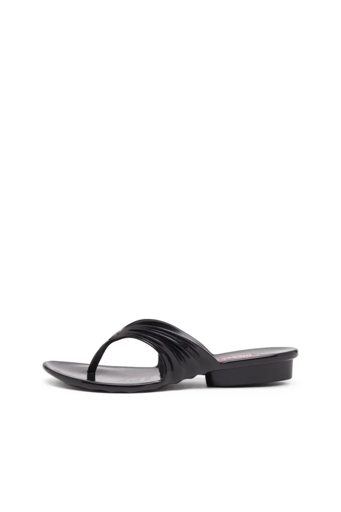 melissa quantum thong Sculptural flip-flops in Melflex® melissa quantum thong Sculptural flip-flops in Melflex®