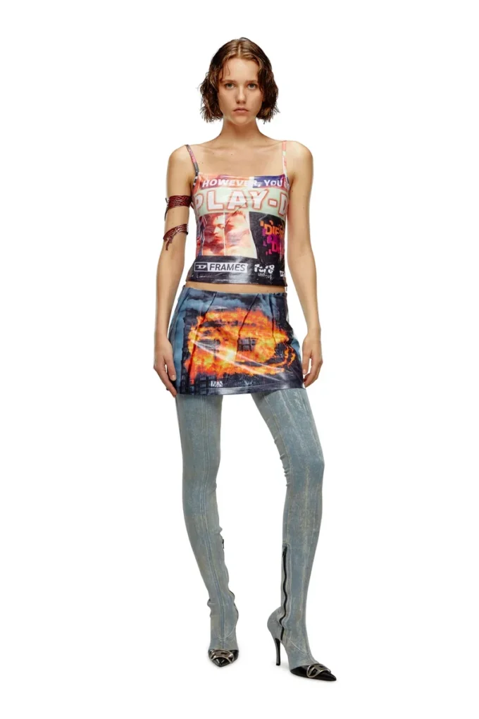 o-hunt Short skirt with poster print o-hunt Short skirt with poster print