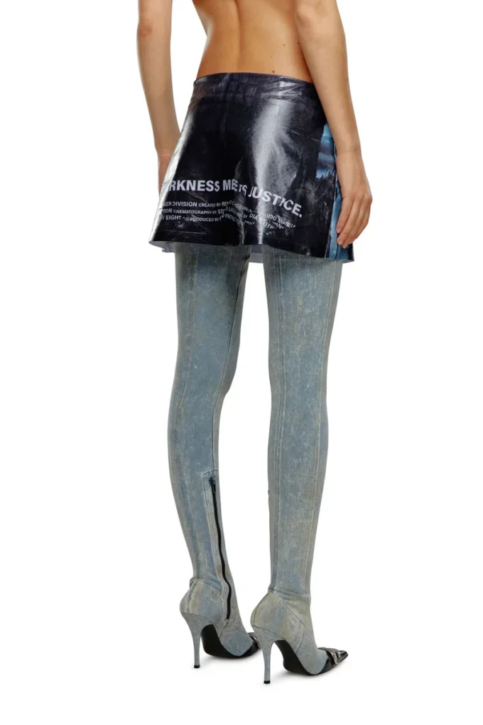 o-hunt Short skirt with poster print o-hunt Short skirt with poster print