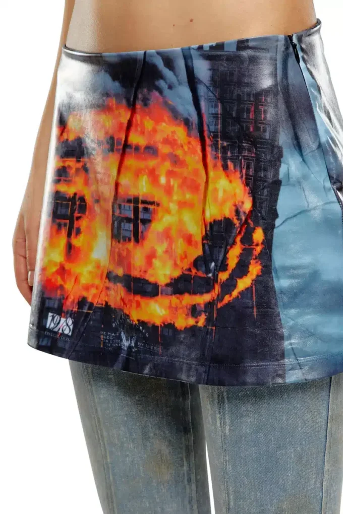 o-hunt Short skirt with poster print o-hunt Short skirt with poster print