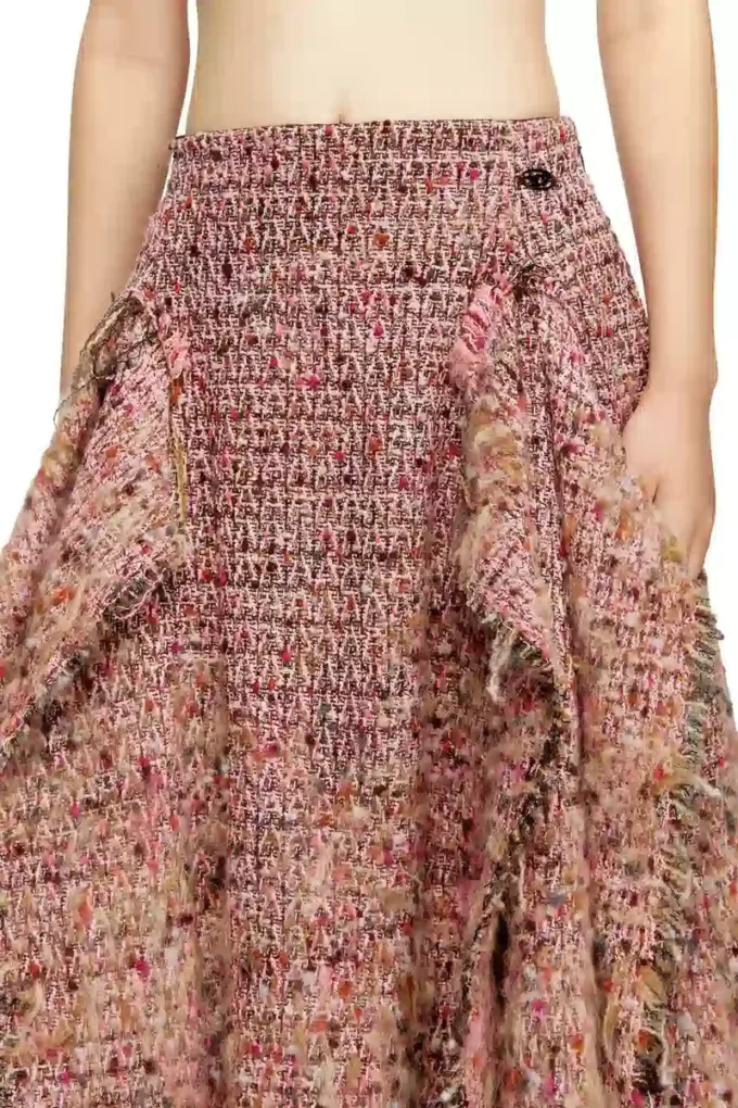 o-riella Brushed bouclé skirt with frayed hem o-riella Brushed bouclé skirt with frayed hem