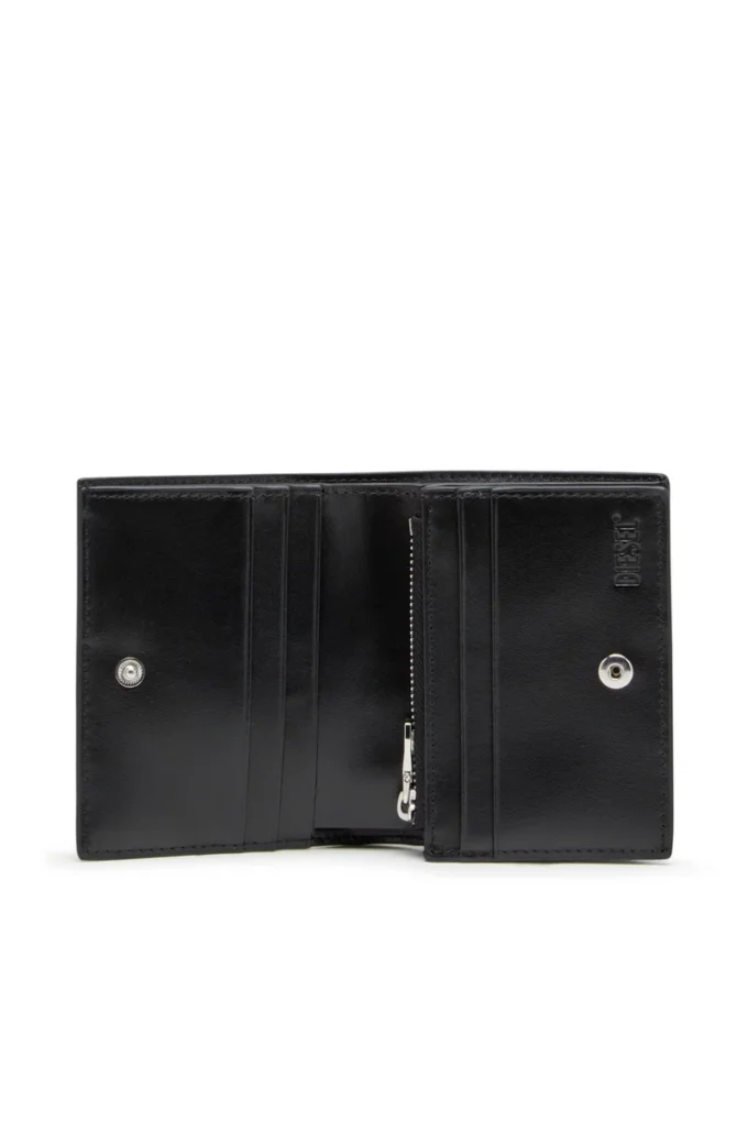 play bi fold iii Wallet in glossy PU play bi fold iii Wallet in glossy PU