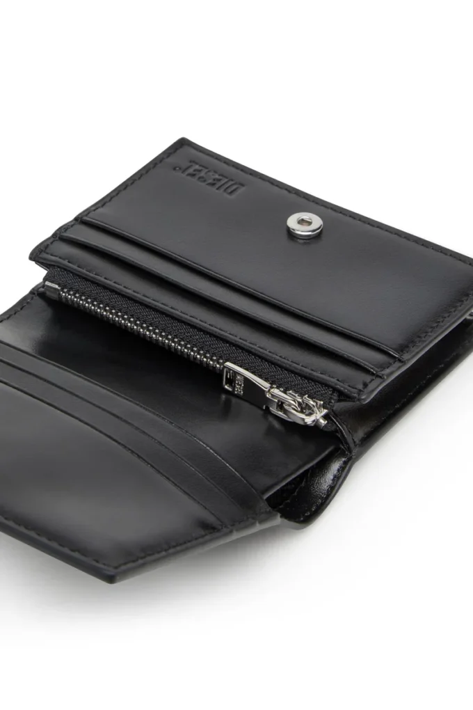 play bi fold iii Wallet in glossy PU play bi fold iii Wallet in glossy PU