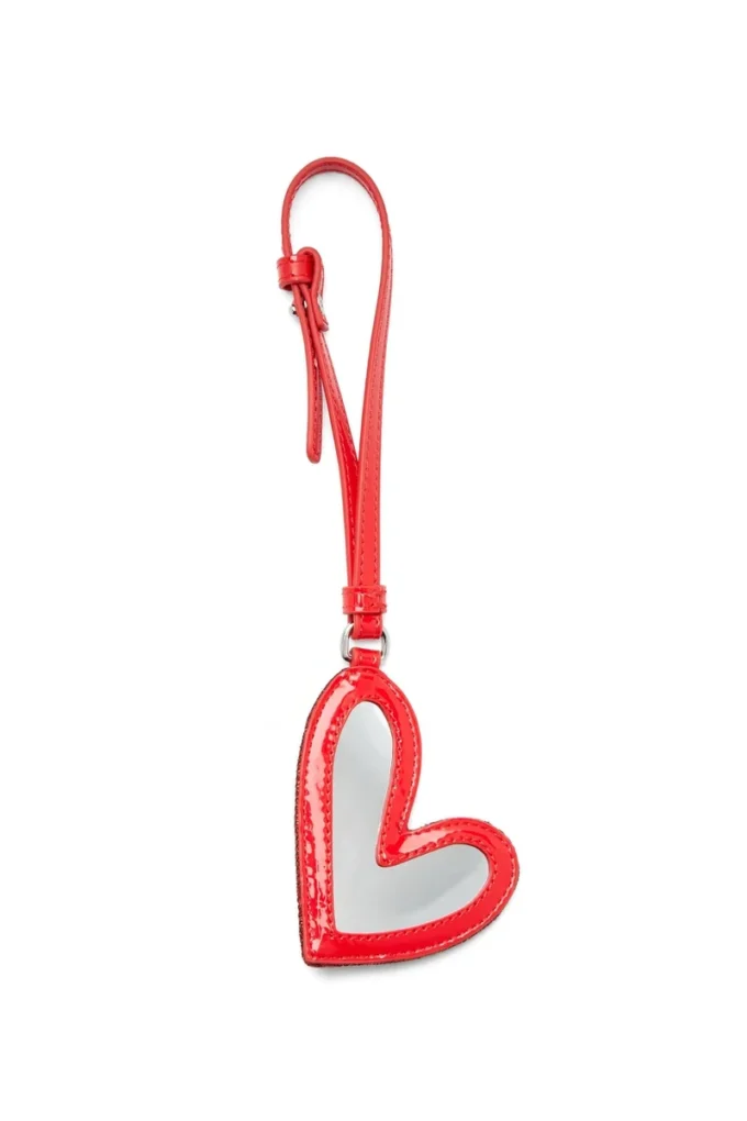 play mirror Heart charm with logo in metal play mirror Heart charm with logo in metal
