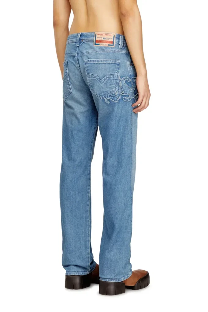 regular jeans 1985 larkee 09q18 Find nearest store regular jeans 1985 larkee 09q18 Find nearest store