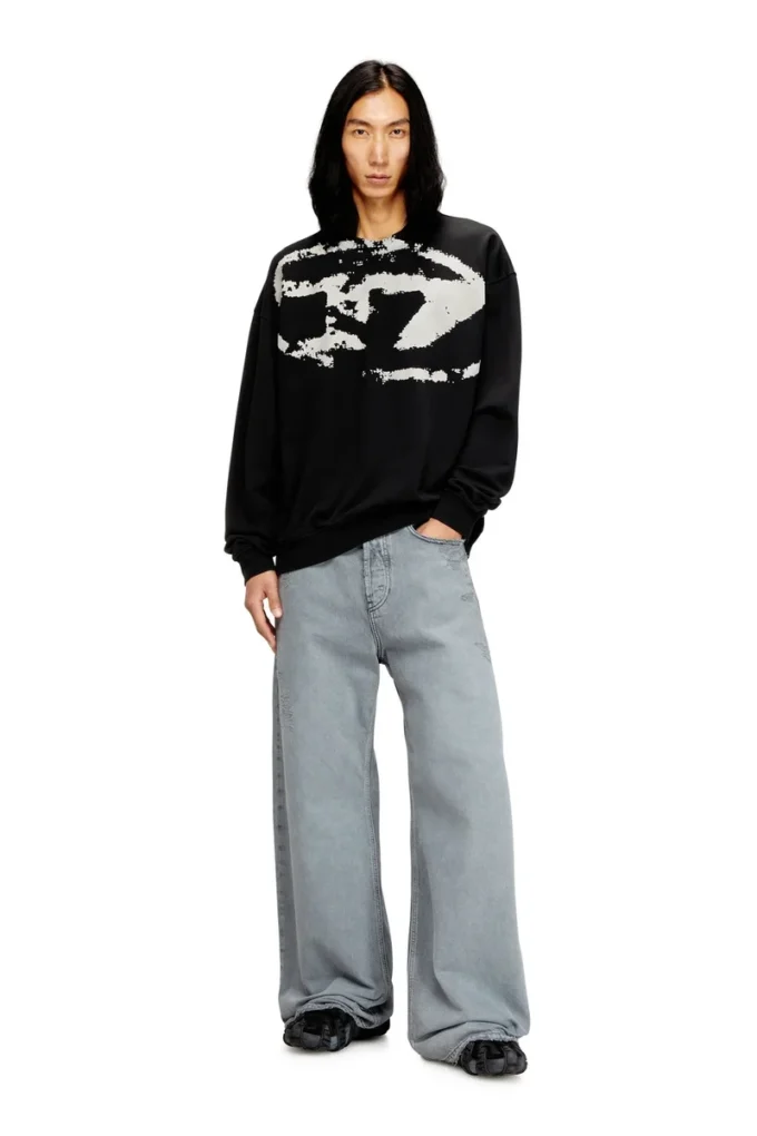 s-boxt-n5 Sweatshirt with distressed flocked logo s-boxt-n5 Sweatshirt with distressed flocked logo