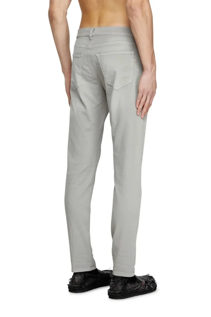 slim 2060 d-strukt joggjeans&reg; 0670m Find nearest store