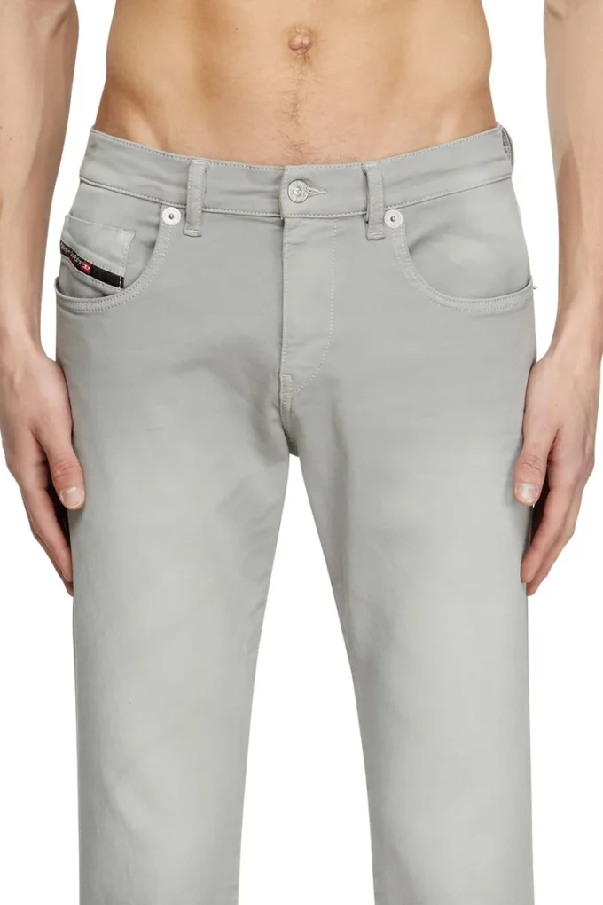 slim 2060 d-strukt joggjeans&reg; 0670m Find nearest store
