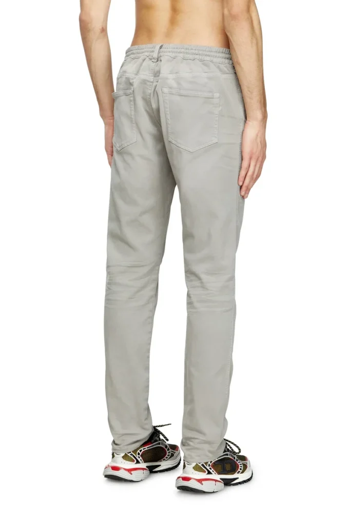 slim 2062 d-strukt joggjeans&reg; 0670m Find nearest store