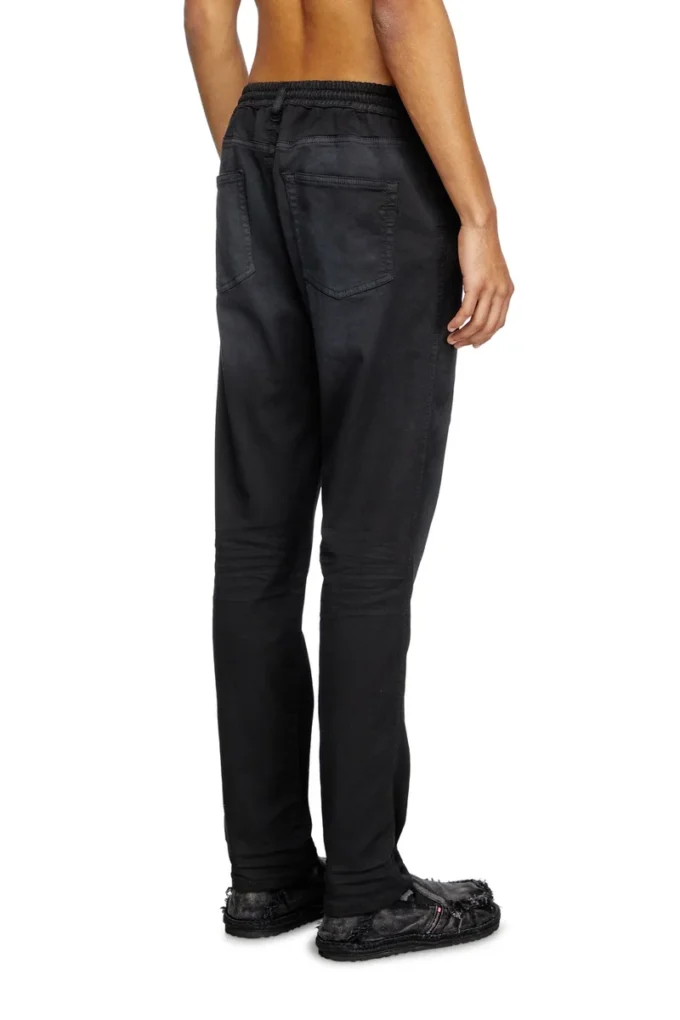 slim 2062 d-strukt joggjeans&reg; 0670m Find nearest store