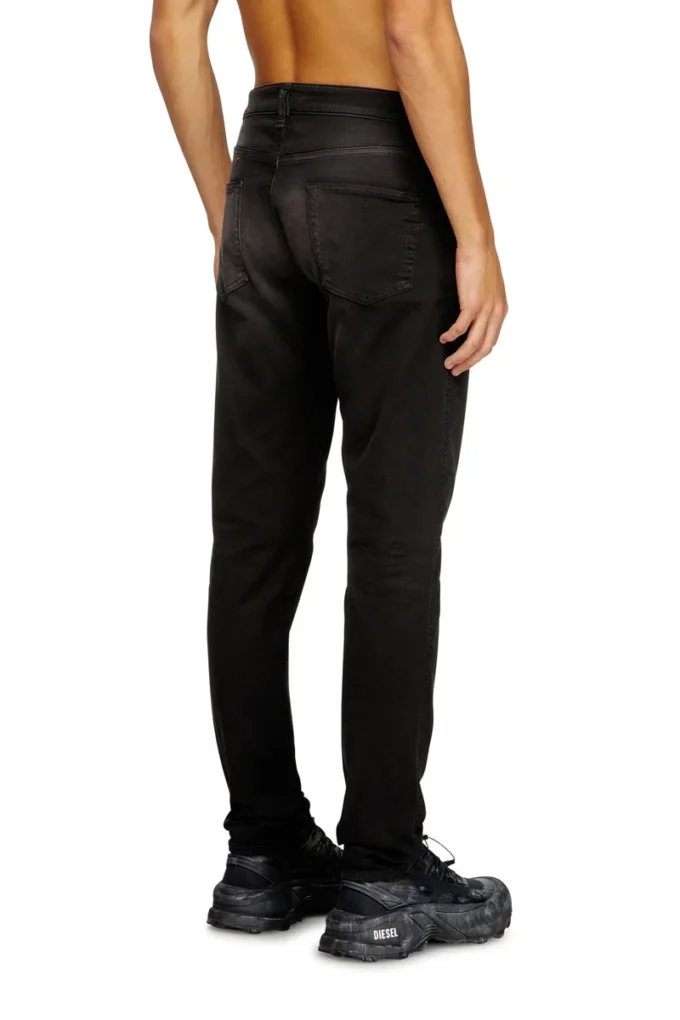 slim 2062 d-strukt joggjeans&reg; 0670m Find nearest store