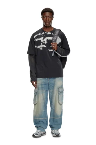 t-boxt-n14 T-shirt with distressed flocked logo t-boxt-n14 T-shirt with distressed flocked logo