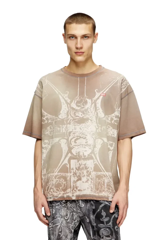 t-boxt-t13 T-shirt with tonal medieval print t-boxt-t13 T-shirt with tonal medieval print