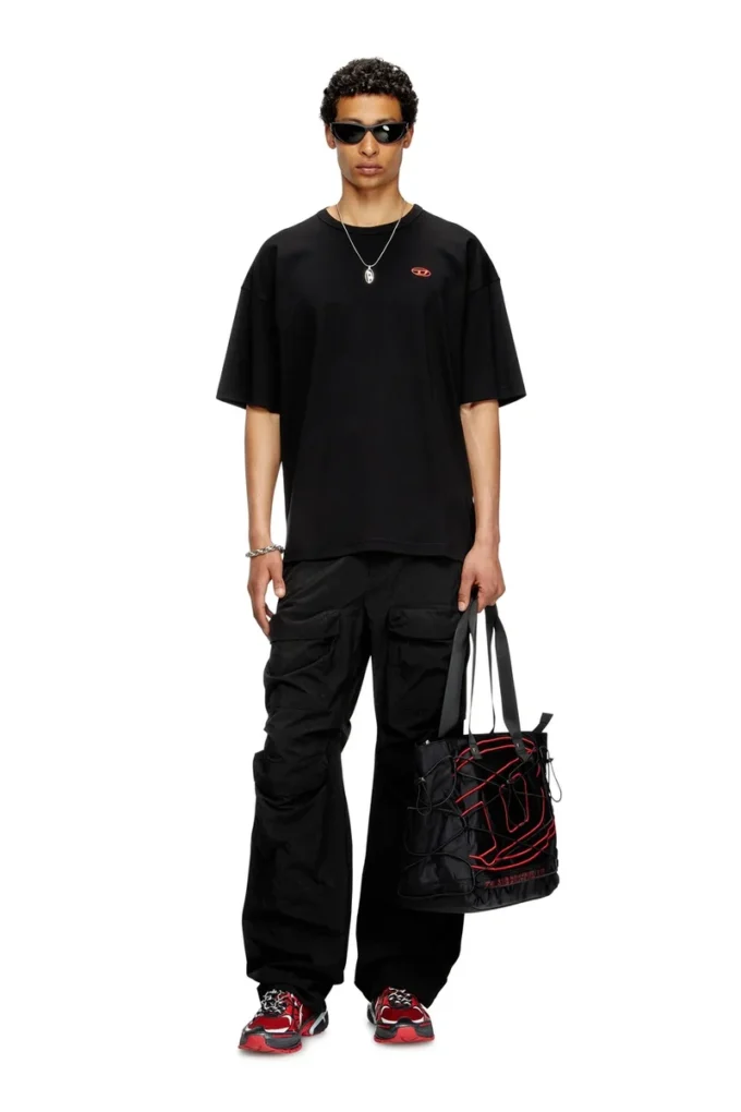 t-boxt-t6 T-shirt with red Oval D t-boxt-t6 T-shirt with red Oval D