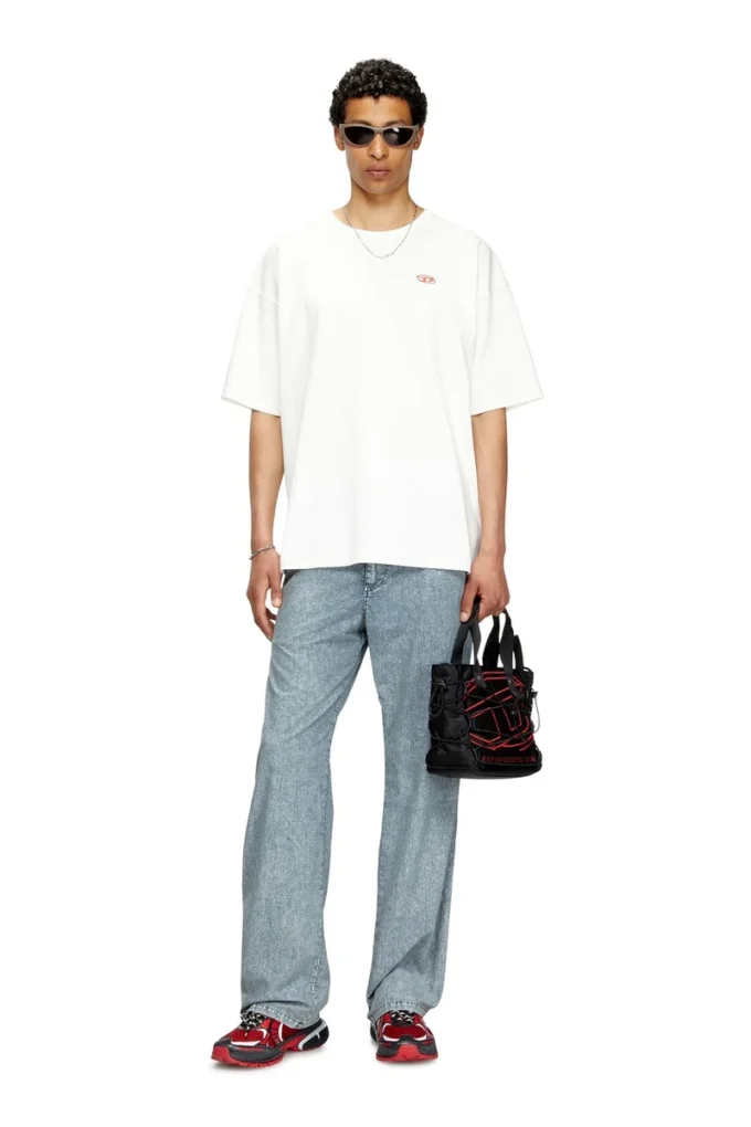 t-boxt-t6 T-shirt with red Oval D t-boxt-t6 T-shirt with red Oval D