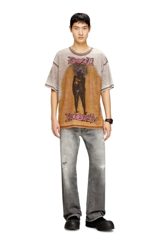 t-boxt-v12 Relaxed T-shirt with print and studs t-boxt-v12 Relaxed T-shirt with print and studs