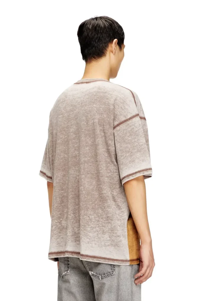 t-boxt-v12 Relaxed T-shirt with print and studs t-boxt-v12 Relaxed T-shirt with print and studs