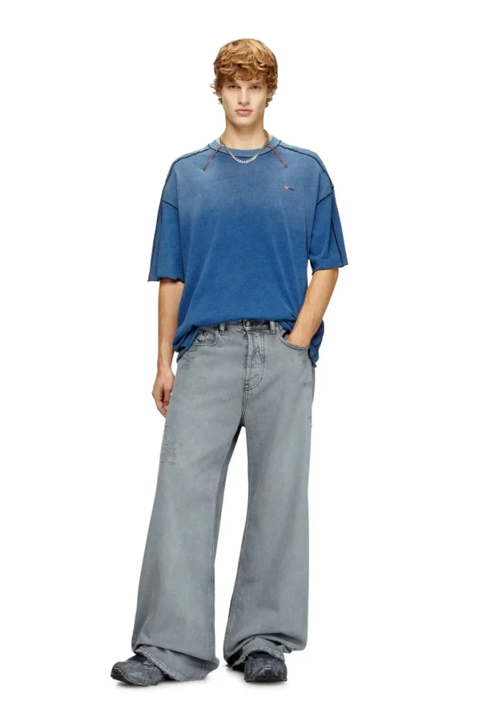 t-craoxt Cotton T-shirt with contrasting overlock stitching t-craoxt Cotton T-shirt with contrasting overlock stitching