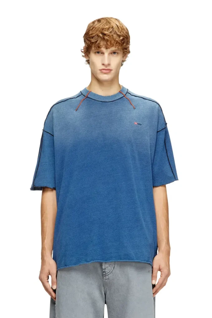 t-craoxt Cotton T-shirt with contrasting overlock stitching t-craoxt Cotton T-shirt with contrasting overlock stitching
