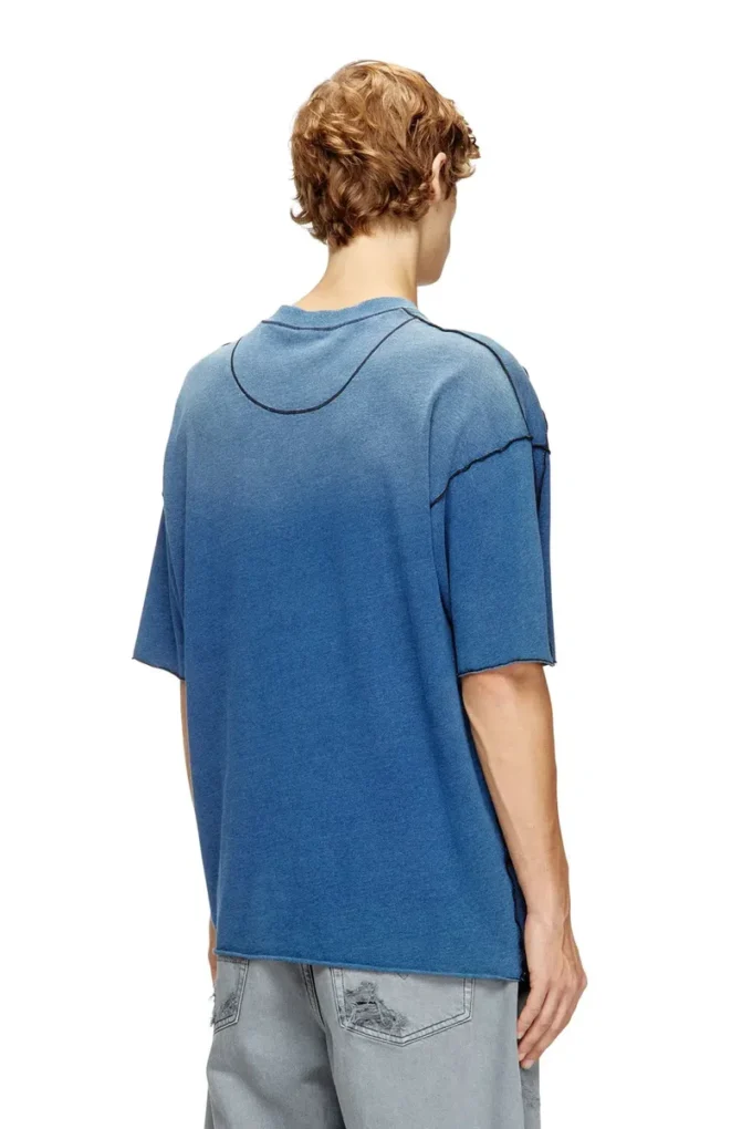 t-craoxt Cotton T-shirt with contrasting overlock stitching t-craoxt Cotton T-shirt with contrasting overlock stitching