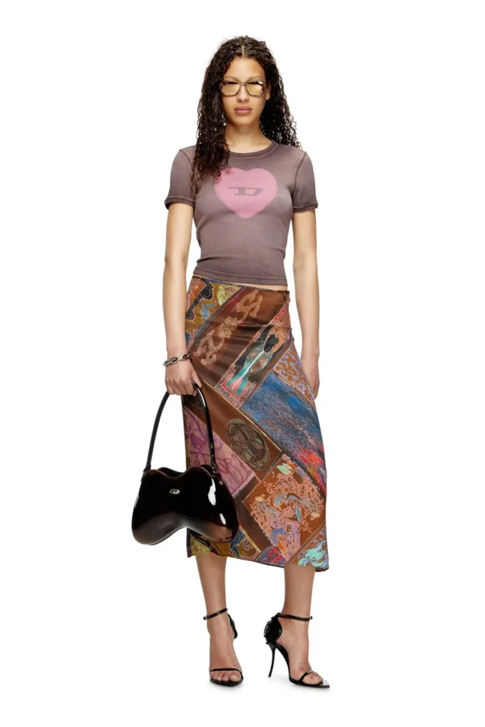 t-ele Ribbed T-shirt with watercolour heart D t-ele Ribbed T-shirt with watercolour heart D