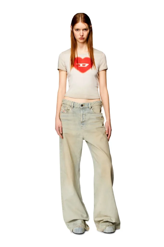 t-ele Ribbed T-shirt with watercolour heart D t-ele Ribbed T-shirt with watercolour heart D